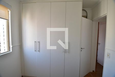 Quarto 1 - Armários de apartamento para alugar com 2 quartos, 63m² em Mansões Santo Antônio, Campinas