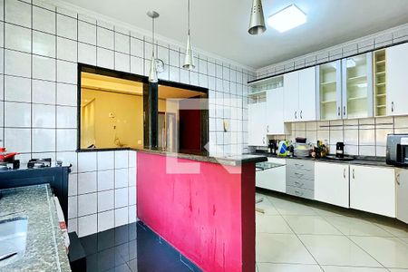 Casa para alugar com 250m², 3 quartos e 2 vagasCozinha