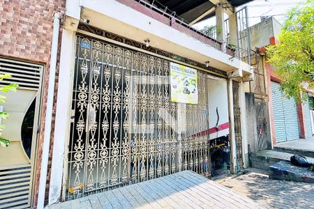 Casa para alugar com 250m², 3 quartos e 2 vagasFachada