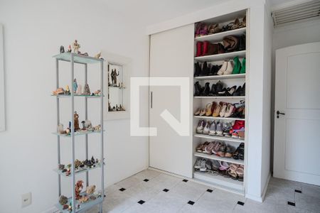 Casa à venda com 286m², 4 quartos e 3 vagasCorredor