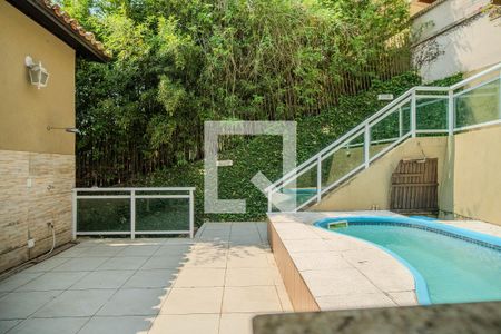 Casa à venda com 286m², 4 quartos e 3 vagasPiscina