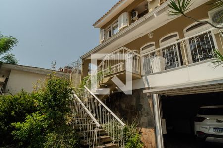 Casa à venda com 286m², 4 quartos e 3 vagasFachada