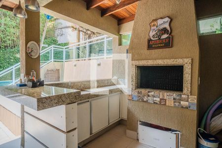Casa à venda com 286m², 4 quartos e 3 vagasChurrasqueira