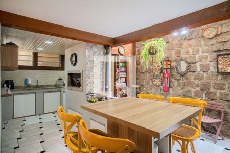 Casa à venda com 286m², 4 quartos e 3 vagasCozinha e Área de Serviço