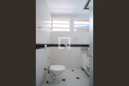 Casa à venda com 286m², 4 quartos e 3 vagasBanheiro Social 1