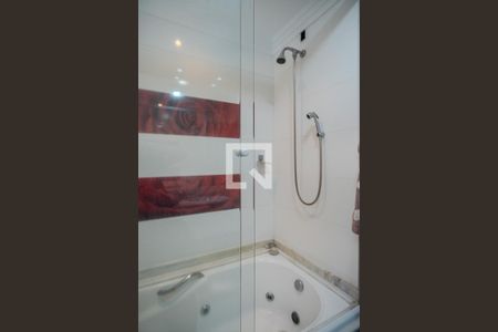 Casa à venda com 286m², 4 quartos e 3 vagasBanheiro da Suíte