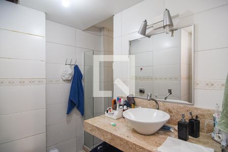 Banheiro de apartamento à venda com 2 quartos, 75m² em Santa Rosa, Niterói