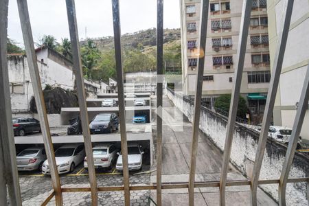 Apartamento à venda com 75m², 2 quartos e 1 vaga Apartamento à venda com 75m², 2 quartos e 1 vagaSacada
