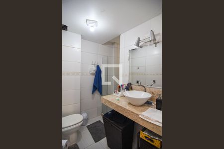 Banheiro de apartamento à venda com 2 quartos, 75m² em Santa Rosa, Niterói