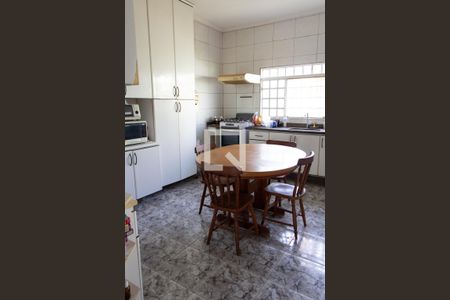 Casa à venda com 190m², 2 quartos e 2 vagasCOZINHA