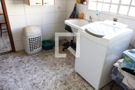 Casa à venda com 190m², 2 quartos e 2 vagasÁREA DE SERVIÇO