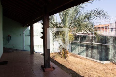 Casa à venda com 190m², 2 quartos e 2 vagasÁREA EXTERNA FRENTE