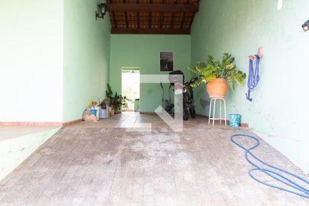 Casa à venda com 190m², 2 quartos e 2 vagasÁREA EXTERNA FRENTE