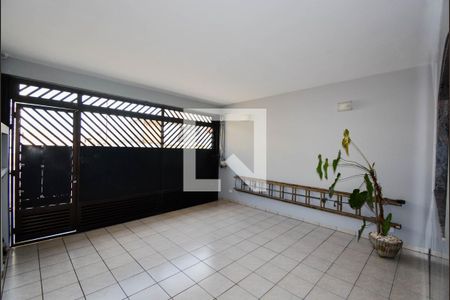 Casa à venda com 188m², 3 quartos e 2 vagas Casa à venda com 188m², 3 quartos e 2 vagasGaragem