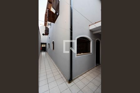 Casa à venda com 188m², 3 quartos e 2 vagas Casa à venda com 188m², 3 quartos e 2 vagasCorredor Lateral