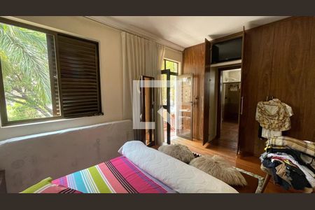 Apartamento à venda com 129m², 5 quartos e 2 vagas Apartamento à venda com 129m², 5 quartos e 2 vagasQuarto