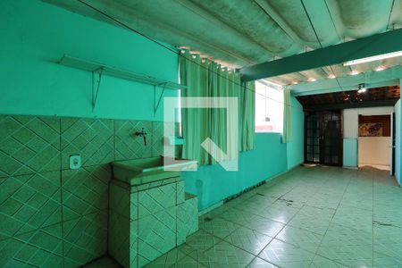 Casa à venda com 94m², 2 quartos e 1 vagaÁrea de Serviço