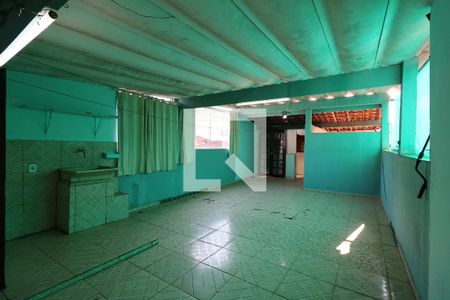 Casa à venda com 94m², 2 quartos e 1 vagaÁrea de Serviço