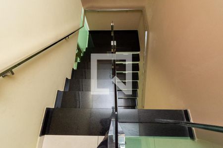 Casa à venda com 229m², 4 quartos e 5 vagas Casa à venda com 229m², 4 quartos e 5 vagasAcesso aos Quartos