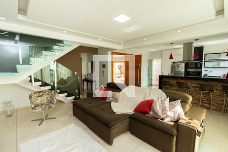 Sala de casa à venda com 4 quartos, 229m² em Pindorama, Belo Horizonte