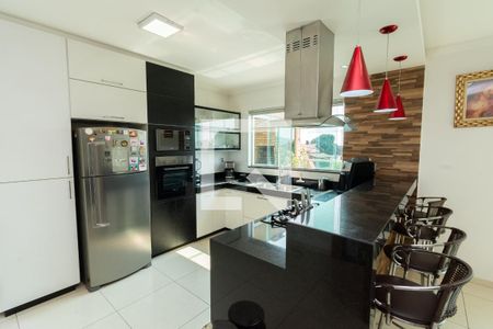 Casa à venda com 229m², 4 quartos e 5 vagas Casa à venda com 229m², 4 quartos e 5 vagasCozinha