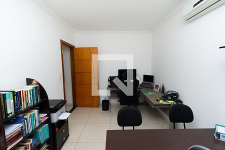 Casa à venda com 229m², 4 quartos e 5 vagas Casa à venda com 229m², 4 quartos e 5 vagasEscritório