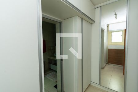 Casa à venda com 229m², 4 quartos e 5 vagas Casa à venda com 229m², 4 quartos e 5 vagasCloset da Suite