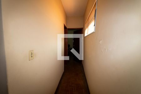 Casa à venda com 350m², 4 quartos e 5 vagasCorredor 