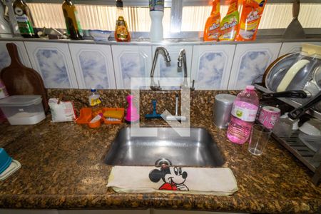 Casa à venda com 350m², 4 quartos e 5 vagasCozinha 