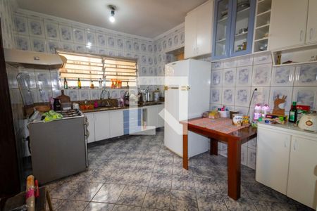 Casa à venda com 350m², 4 quartos e 5 vagasCozinha 