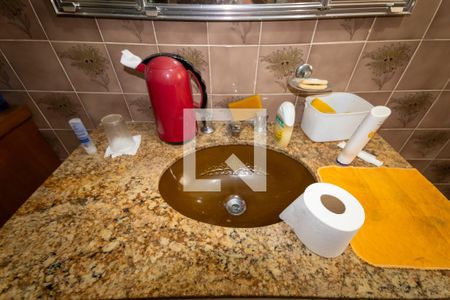 Casa à venda com 350m², 4 quartos e 5 vagasBanheiro  Quarto 2