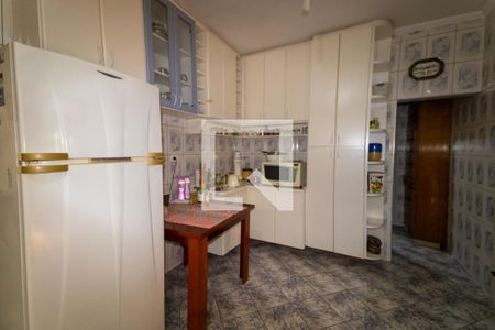 Casa à venda com 350m², 4 quartos e 5 vagasCozinha 