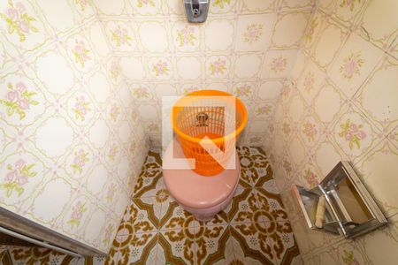 Casa à venda com 350m², 4 quartos e 5 vagasBanheiro 