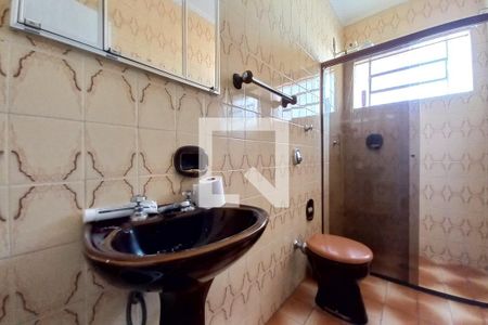 Casa para alugar com 284m², 4 quartos e 4 vagasBanheiro do Corredor