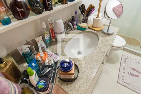 Apartamento à venda com 57m², 2 quartos e 1 vaga Apartamento à venda com 57m², 2 quartos e 1 vagaBanheiro da Suíte