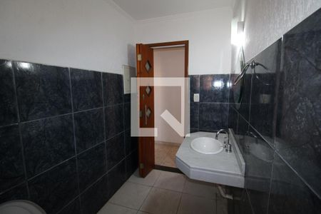 Casa à venda com 240m², 4 quartos e 4 vagasBanheiro 2