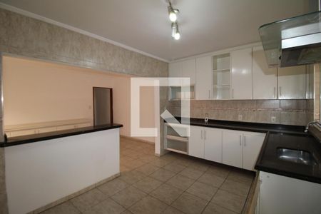 Casa à venda com 240m², 4 quartos e 4 vagasCozinha