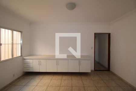Casa à venda com 240m², 4 quartos e 4 vagasCozinha