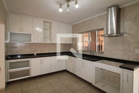 Casa à venda com 240m², 4 quartos e 4 vagasCozinha