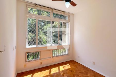 Apartamento para alugar com 110m², 3 quartos e 1 vaga Apartamento para alugar com 110m², 3 quartos e 1 vagaQuarto 01