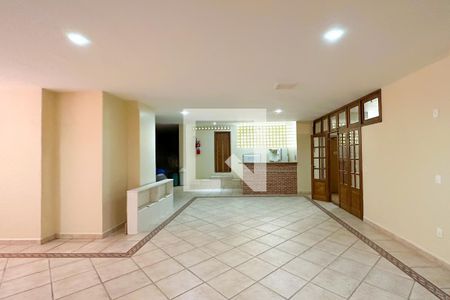Apartamento para alugar com 110m², 3 quartos e 1 vaga Apartamento para alugar com 110m², 3 quartos e 1 vagaÁrea comum - Salão de festas