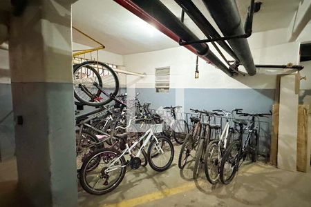 Bicicletário de apartamento para alugar com 3 quartos, 110m² em Copacabana, Rio de Janeiro