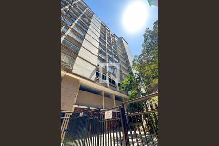 Apartamento para alugar com 110m², 3 quartos e 1 vaga Apartamento para alugar com 110m², 3 quartos e 1 vagaFachada