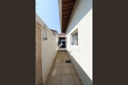 Casa à venda com 137m², 3 quartos e 3 vagasCorredor Lateral