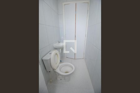 Apartamento à venda com 45m², 2 quartos e sem vaga Apartamento à venda com 45m², 2 quartos e sem vagaBanheiro