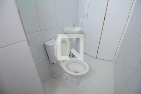 Apartamento à venda com 45m², 2 quartos e sem vaga Apartamento à venda com 45m², 2 quartos e sem vagaBanheiro