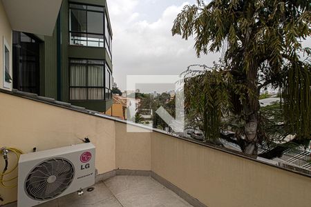 Casa à venda com 600m², 7 quartos e 6 vagas Casa à venda com 600m², 7 quartos e 6 vagas Suíte 4 varanda