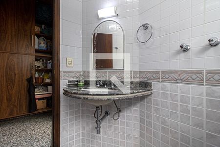 Casa à venda com 600m², 7 quartos e 6 vagas Casa à venda com 600m², 7 quartos e 6 vagasBanheiro