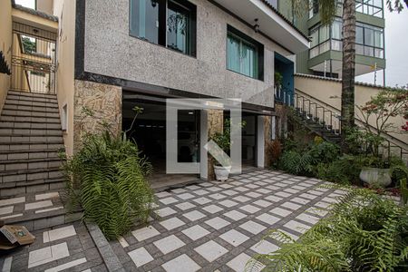 Casa à venda com 600m², 7 quartos e 6 vagas Casa à venda com 600m², 7 quartos e 6 vagasGaragem