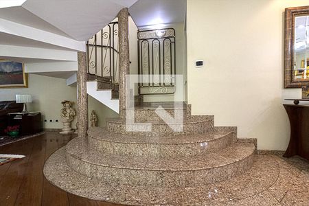 Casa à venda com 600m², 7 quartos e 6 vagas Casa à venda com 600m², 7 quartos e 6 vagasAcesso ao piso superior